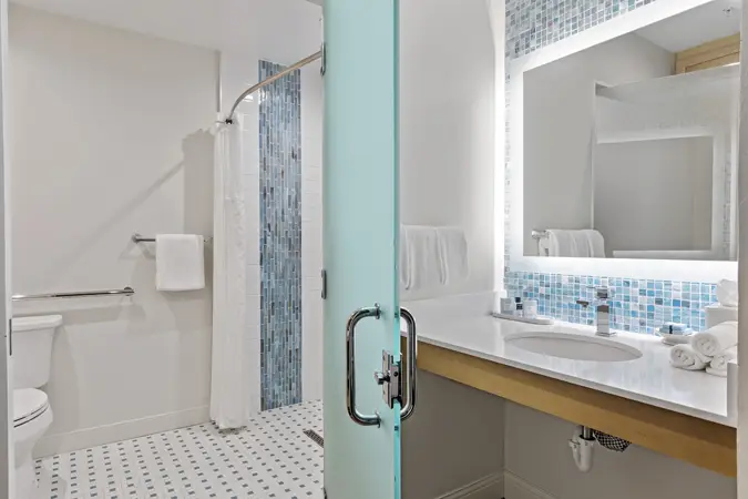 Image for room QPV - Opal Grand_Standard Roll-in Shower Bathroom - North Tower - Room 178 QSVAR